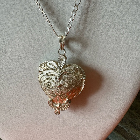 Vintage Silver Pendant Necklace - Picture 3 of 6
